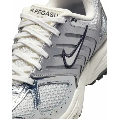 γυναικεία sneakers Nike Air Pegasus 2005 ασημί λεπτομέρεια επάνω μέρος