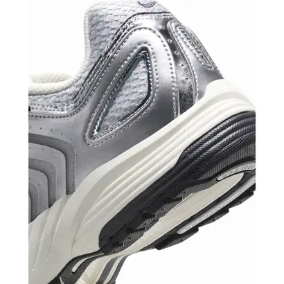 γυναικεία sneakers Nike Air Pegasus 2005 ασημί λεπτομέρεια επάνω μέρος