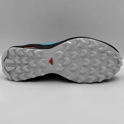 Κοντινό πλάνο της σόλας All-Terrain Contagrip® ενός Γυναικείου Trail Παπουτσιού Salomon Speedcross Peak GTX, που δείχνει τις προεξοχές για πρόσφυση σε διάφορα εδάφη.