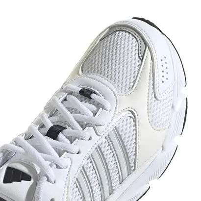 Λεπτομέρεια μπροστινού μέρους γυναικείων Adidas Crazychaos 2000 με κορδόνια