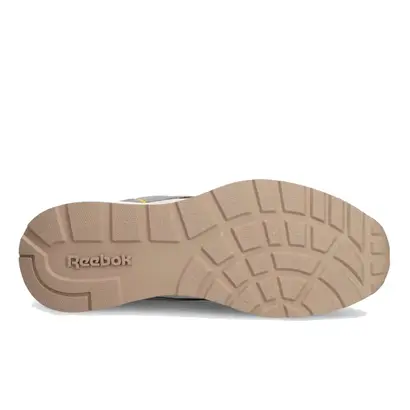 Κάτω όψη της σόλας των ανδρικών sneakers Reebok GL 1100, που δείχνει το μοτίβο πρόσφυσης.