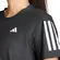 Γυναικείο Τεχνικό T Shirt Adidas Own The Run Tee Μαύρο λεπτομέρεια μανίκι