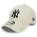 Ανδρικό καπέλο New Era 9Forty League Essential μπεζ με μαύρο Yankees λογότυπο