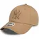 Γυναικείο καπέλο New Era 9Forty League σε μπεζ απόχρωση με Yankees λογότυπο