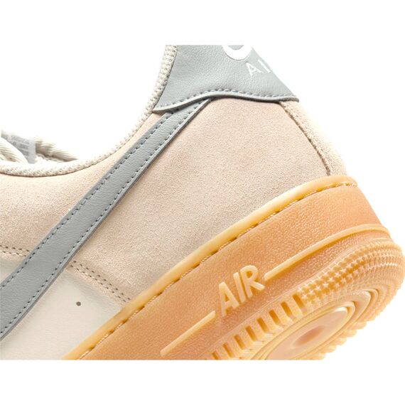 ανδρικά sneakers Nike Air Force 1 δερμάτινα λεπτομέρεια φτέρνα ανδρικά sneakers Nike Air Force 1 δερμάτινα λεπτομέρεια φτέρνα